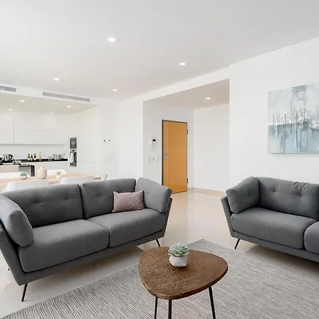 Floor Luxury By Ideal Homes 아파트 *